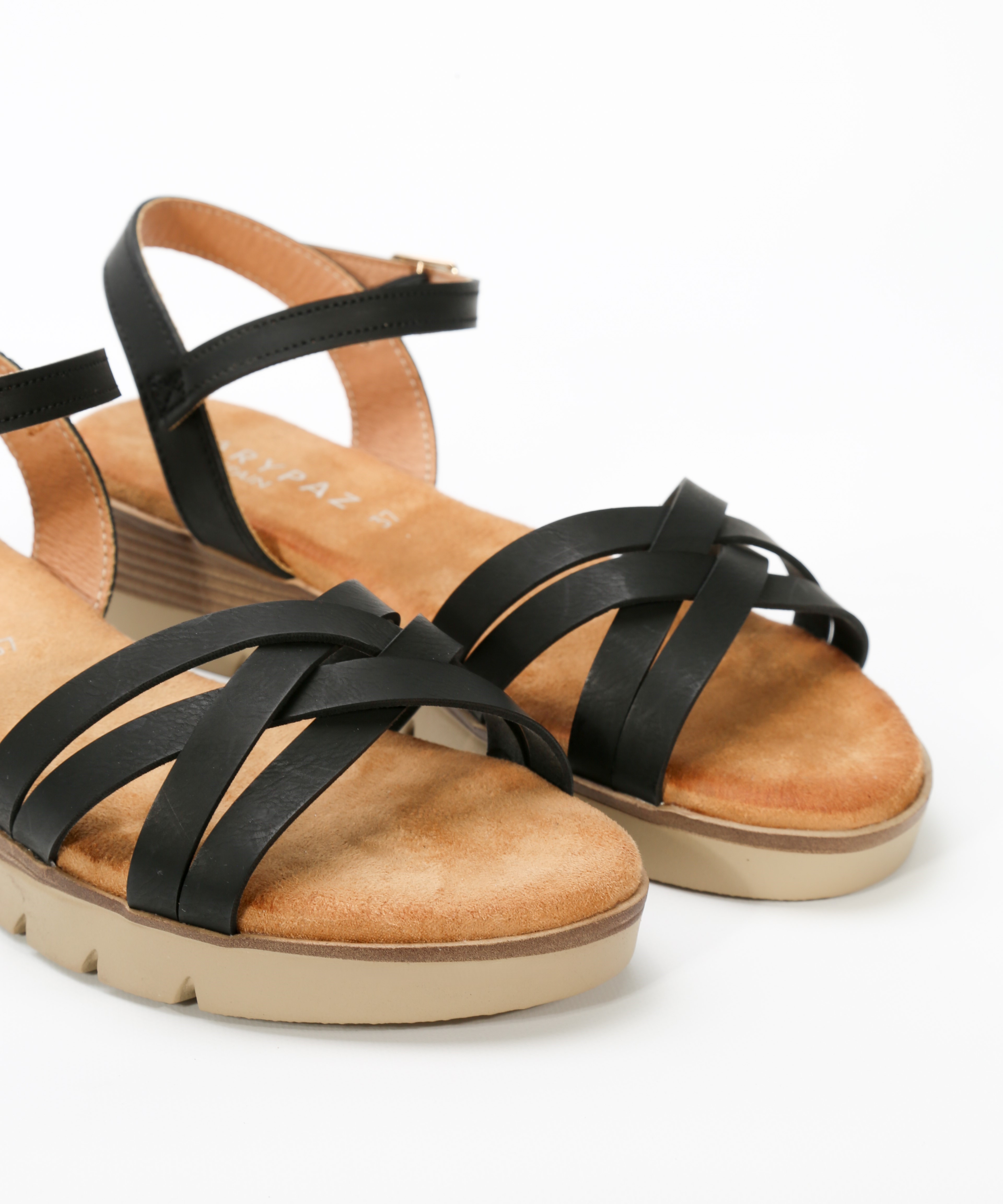 Sand&aacute;lia rasa com tiras entrela&ccedil;adas image number null